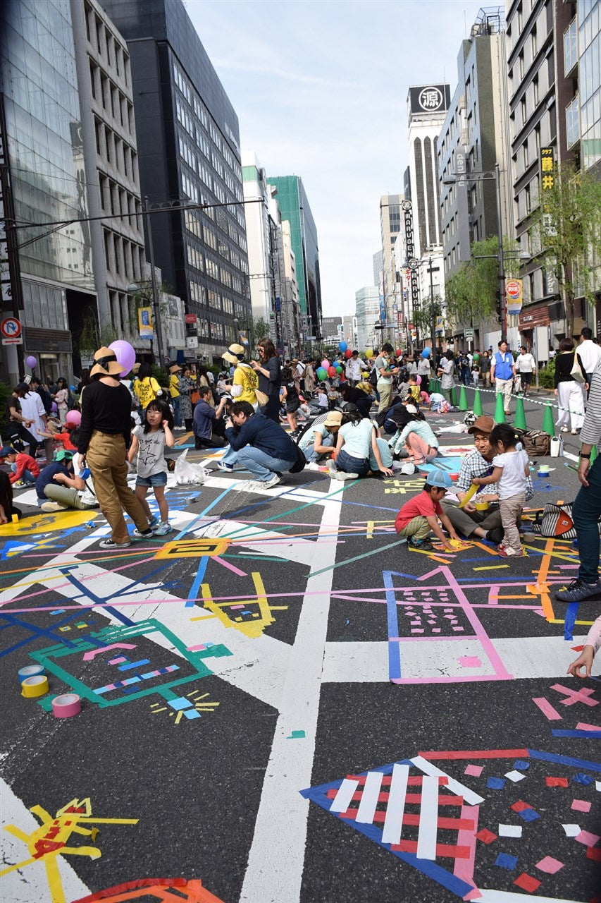 道路に夢を描く