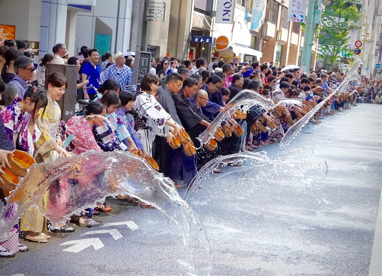 打ち水で涼しく